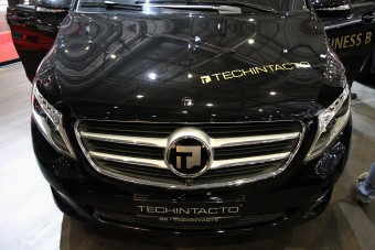 Páncélozott Merci-busz orosz kapcsolattal