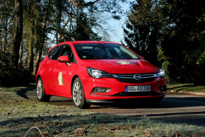 Kicsit kisebb és sokkal könnyebb a vadonatúj padlólemezre felépített új Astra