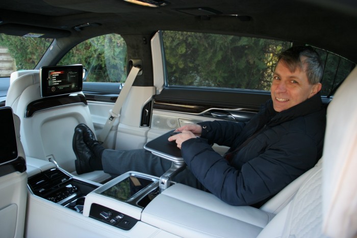 Nem az eszemet akartam játszani, csak illusztrálni, mit nyújt hátul a hosszú 7-es. Ezt!