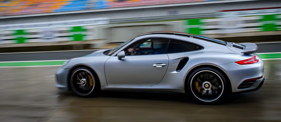 Van erősebb és gyorsabb autó, de minek?