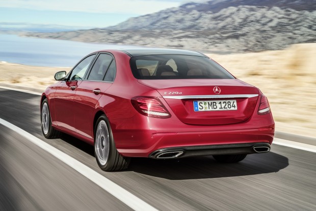 Félhátulról a valóságban