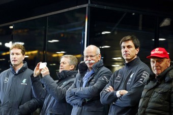 Meglepő dolog történt a Mercedes F1-es sikerei miatt