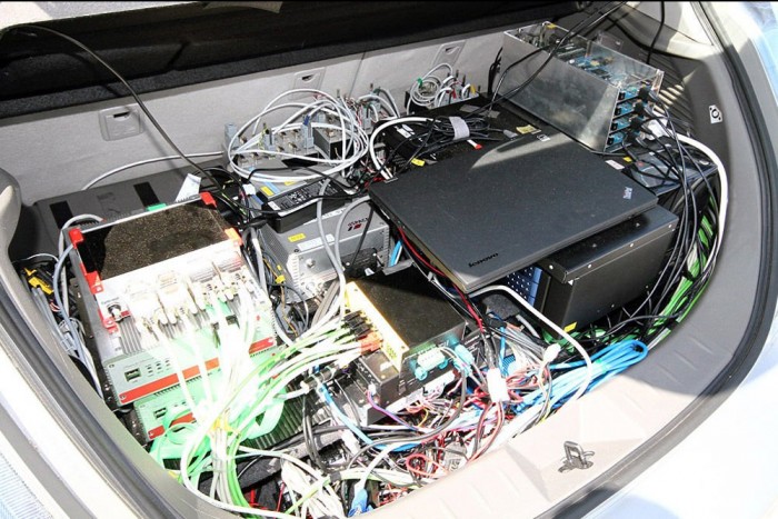 Most még rengeteg helyet foglalnak a szükséges berendezések