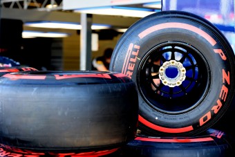 F1: A Pirelli gumiproblémáktól tart Bakuban
