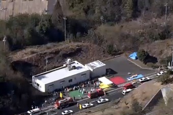 Tömegbaleset, halottak egy japán alagútnál