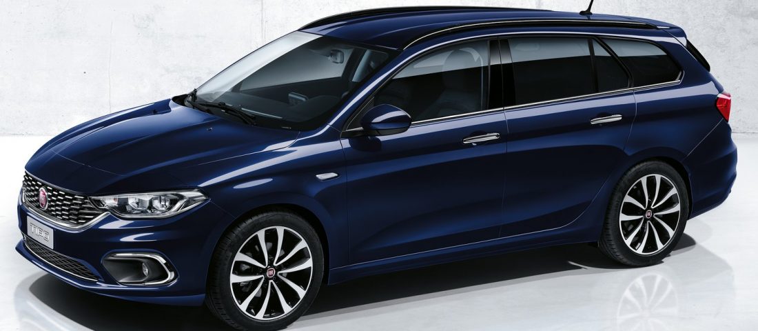 Ötajtóssal, kombival bővített a Fiat Tipo