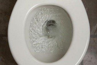 A rendőrautóban végezte el nagydolgát a gyorshajtó