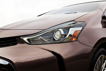 Fényszóróteszt: megbukott a kecskeméti Mercedes, tarolt a Toyota Prius