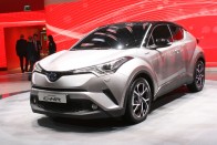 A Toyota kihagyja a dízelmotort 17