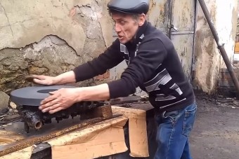 Ilyen a hengerfej síkolása valódi kézműves módszerekkel