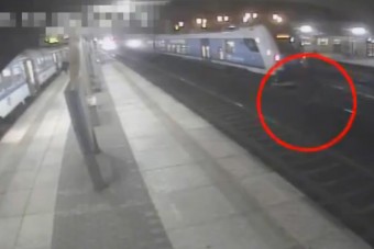 Csodálatos megmenekülés egy vonatgázolásból