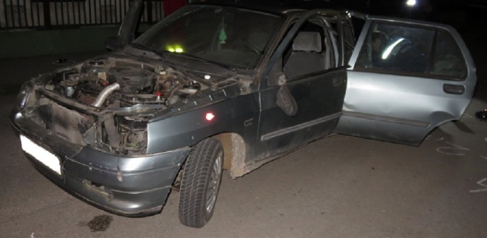 Meghalt az oszlopnak csapódott autó utasa – fotók 2 | Vezess 04.05._halalos_kom_7