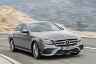 Megérkezett a magától előző Mercedes 26