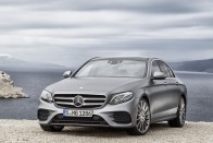 Megérkezett a magától előző Mercedes 18