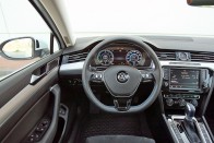 VW Passat GTE: Két lélek egy testben 105
