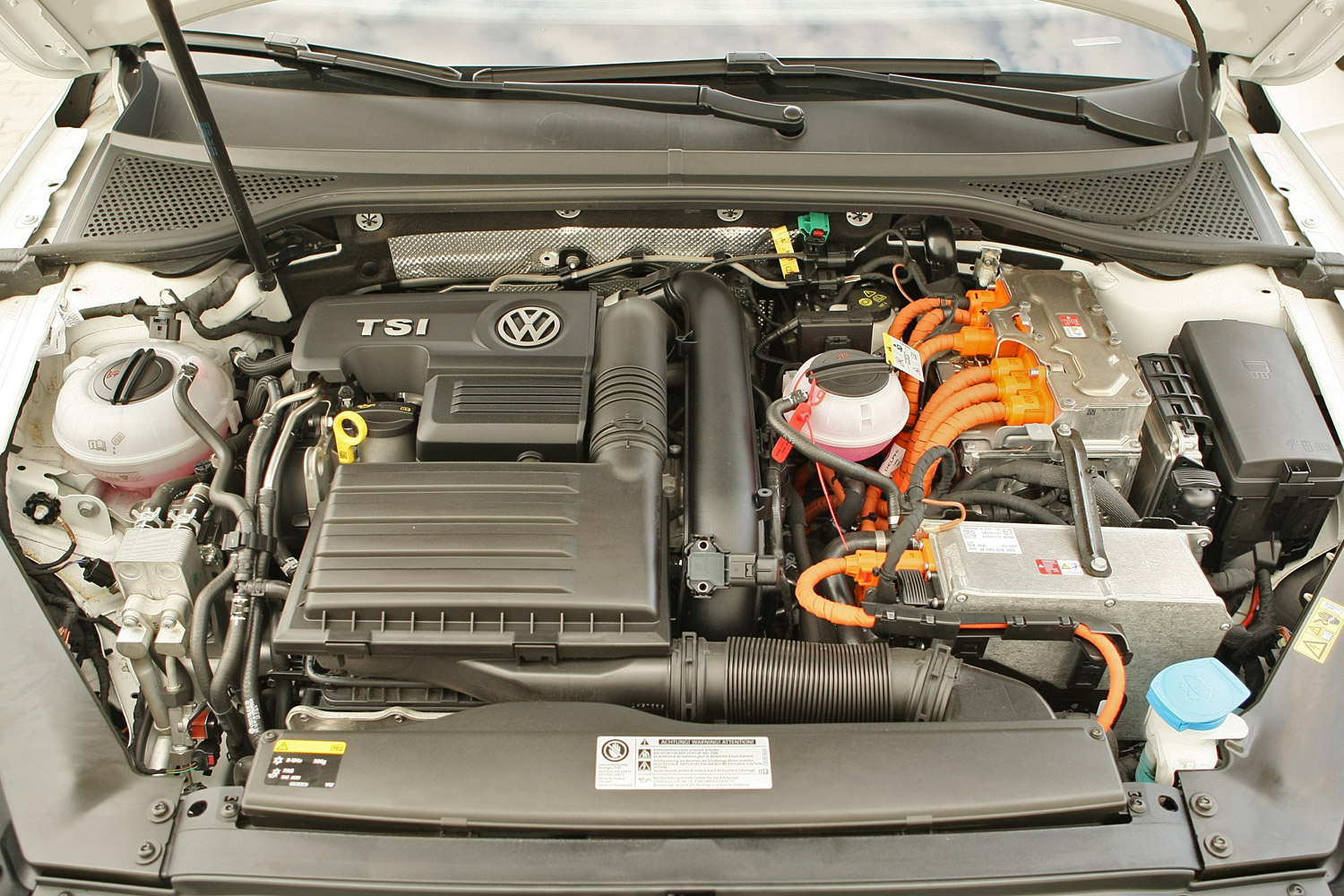 VW Passat GTE: Két lélek egy testben 77