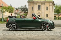 Mindjárt nyár, vesd le a ruhád: MINI Cabrio 30