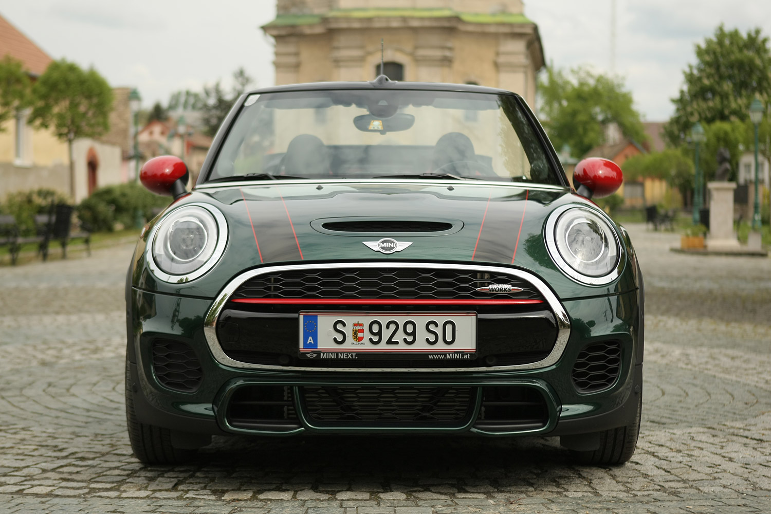 Mindjárt nyár, vesd le a ruhád: MINI Cabrio 2