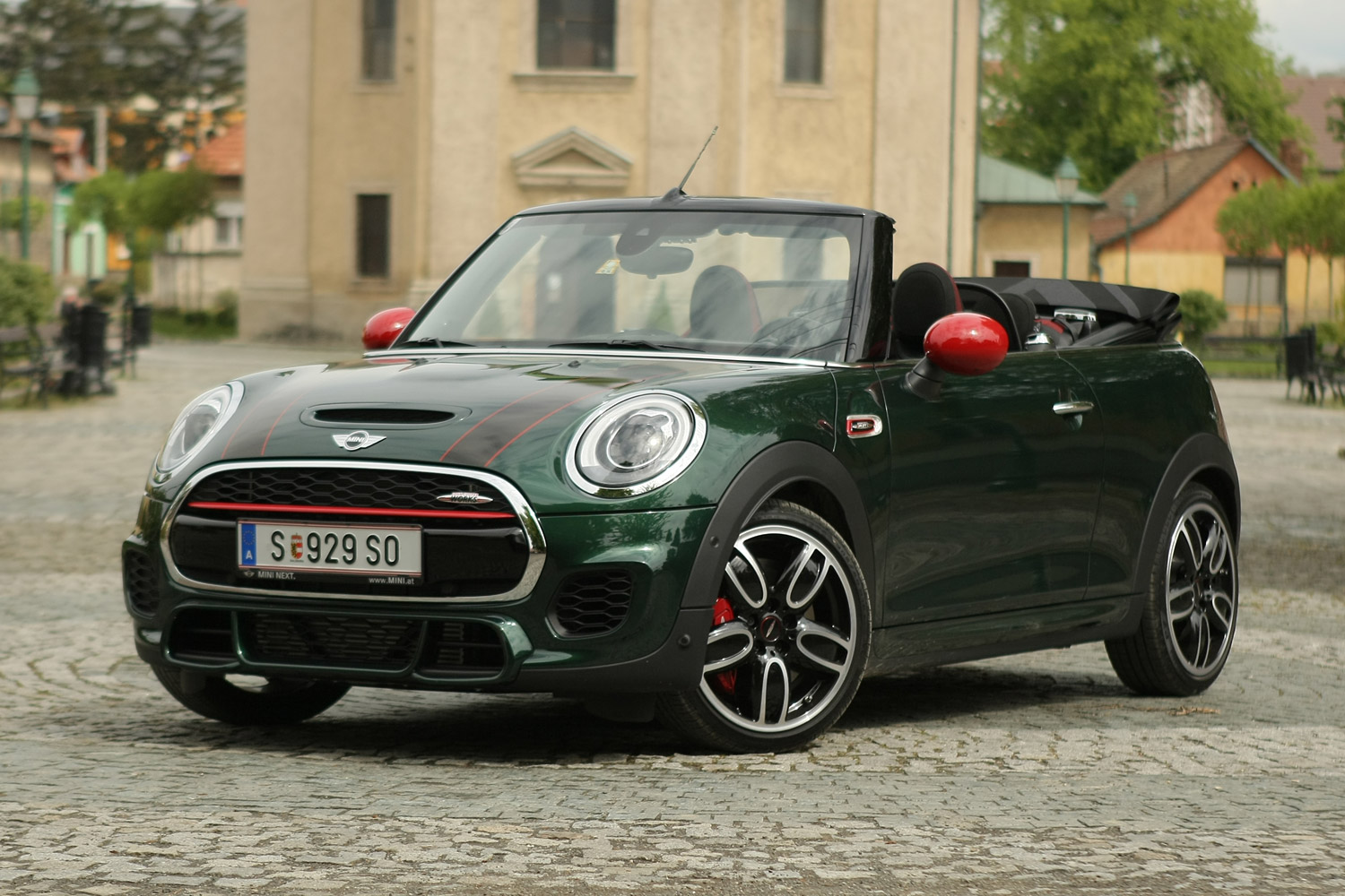 Mindjárt nyár, vesd le a ruhád: MINI Cabrio 6