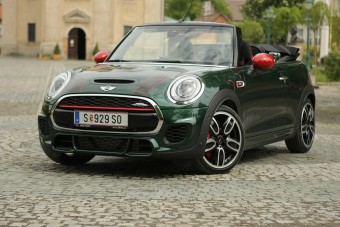 Mindjárt nyár, vesd le a ruhád: MINI Cabrio