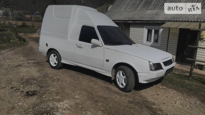 VIP furgonná tupíroztak egy Tavriát Ukrajnában 8 | Vezess 2d016s-960