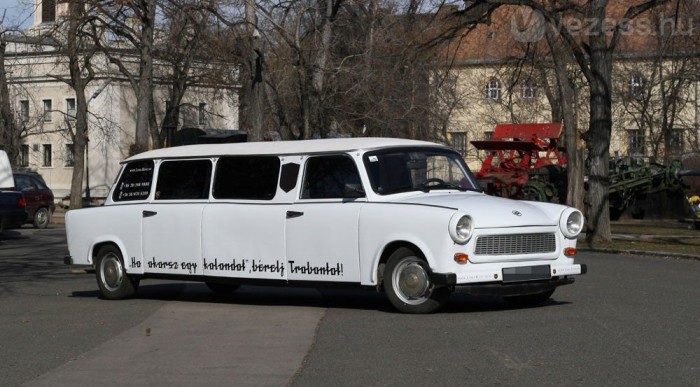 Több Trabi is luxuslimóként éli második életét, ez a fehér darab például Budapesten