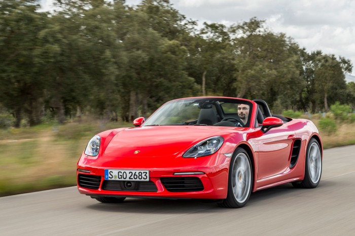 Mit tud egy Porsche négy hengerrel? 8 7:58-ról 7 perc 42 másodpercre javult a Nürburgring északi körén mért idő a Boxster S leggyorsabb változatán mérve. Ez óriási különbség