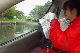 Beragadtál az autóba? A fejtámla megmenti az életed