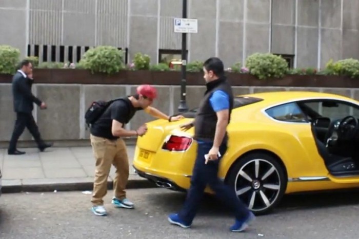 Megér egy lájk annyit, hogy letépjék a fejed?