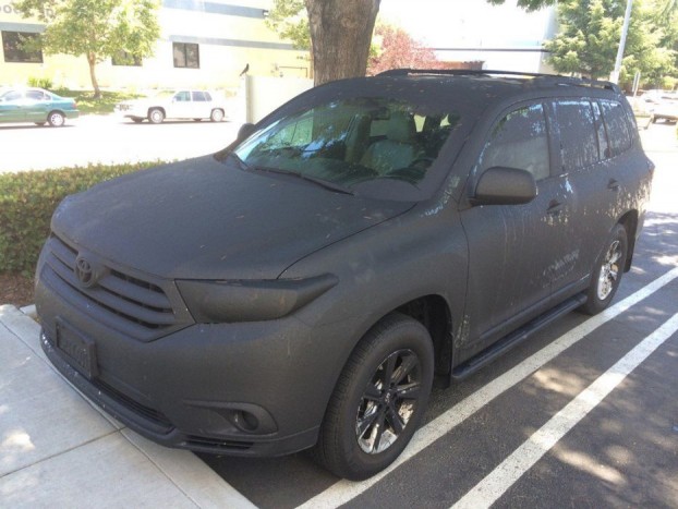 12 fotó mutatja, milyen nehéz dolguk van az autószerelőknek