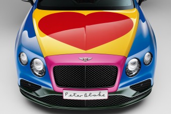 Szívecskés luxusautó jótékony célra