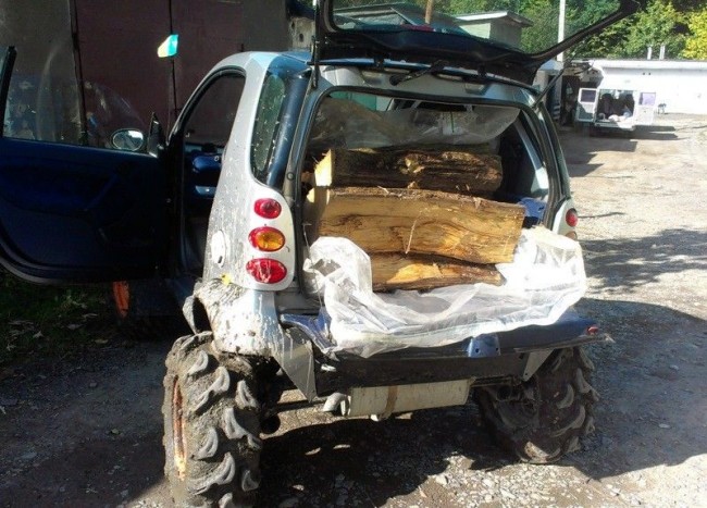 Az ukránok egy Smartból is képesek gyilkos terepjárót építeni 31 Az ukránok egy Smartból is képesek gyilkos terepjárót építeni 31