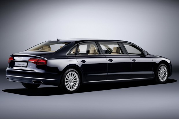 Gyárilag gigantikus a hatméteres Audi 1 Audi A8 L extended