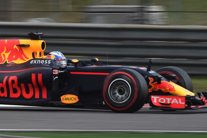 F1: Ricciardót gyomorszájon vágta egy nehézsúlyú