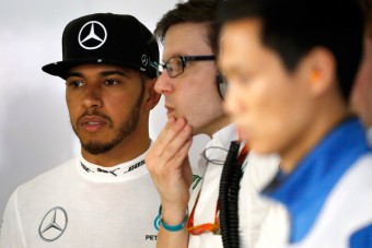 F1: Hamilton ma egy baldachinos ágyat vezetett