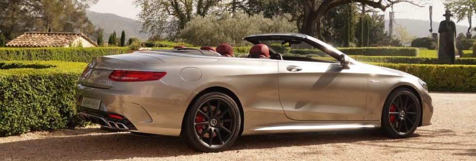 Mercedes kabriók öt méter és 40 millió felett