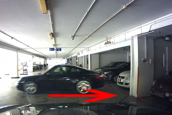 Ez a porschés valamit nagyon elnézett, lezúzta a Suzukit