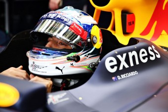 F1: Ricciardo alig boldogult a Red Bull-lal