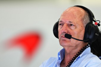 Ron Dennis távozik a McLarentől