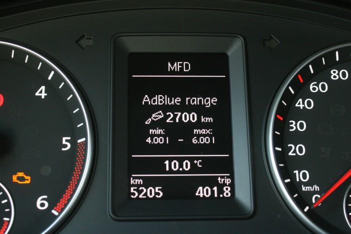 Ha fogyna az SCR-katalizátor adaléka, a számítógép időben szól