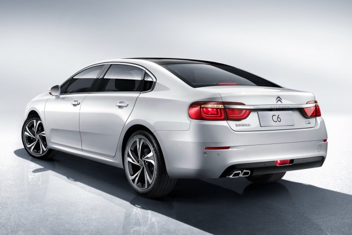 Visszatért a Citroën zászlóshajója 25 citroen_c6_5