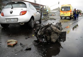 Látványos fotókon a reggeli budapesti baleset