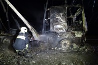 Porrá égett egy kamion az M5-ösön – fotók 11