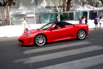 Nagy a dugó az Üllőin, állítólag lerobbant egy Ferrari