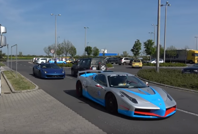 Ferrarik száguldottak Szombathelyen, volt akit el is vittek