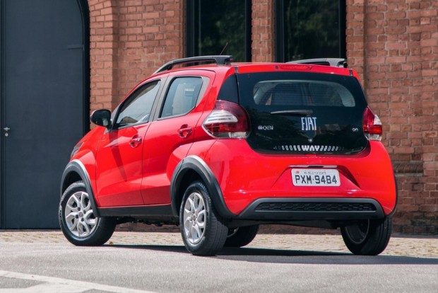 Városi kisterepjáró a Fiattól 1 Fiat-Mobi-Way-On-rear-three-quarters