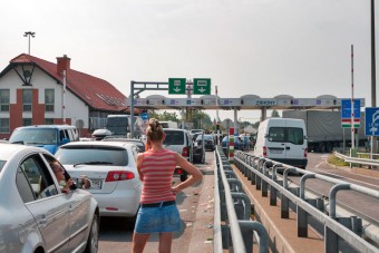 Óriási dugó az ukrán határon Záhonynál
