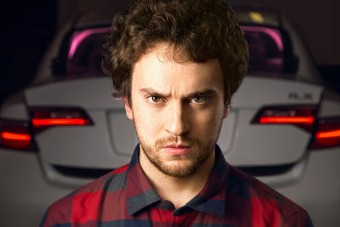 Az iPhone feltörője fejleszt önjáró autót