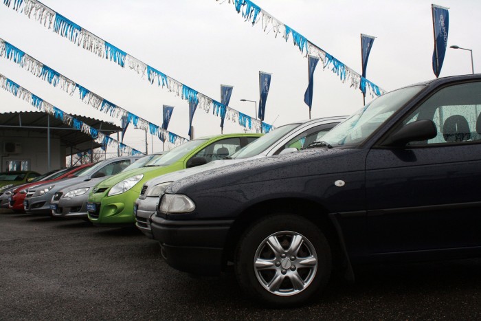 Sokan hallanak aggasztó történeteket dízelek drága javításáról, ezért oinkább egyszerűbb konstrukciójú motort keresnek 