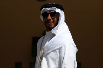 F1: Hamilton sejknek öltözött, de Rosberg a sivatag királya